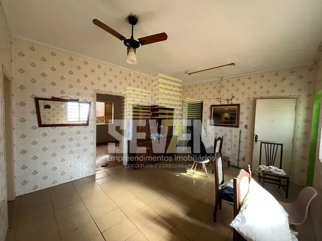 Casa com 473m² 4 quartos e 2 banheiros, à venda, no bairro Centro em Bauru