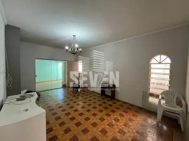 Casa com 473m² 4 quartos e 2 banheiros, à venda, no bairro Centro em Bauru