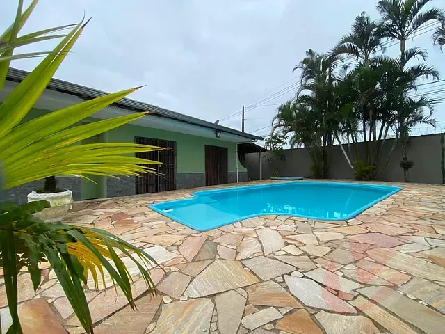 Casa com 415m² 4 quartos e 2 banheiros, para alugar, no bairro Flórida em Praia Grande