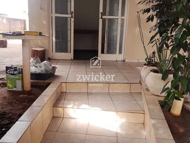 Casa com 275m² 4 quartos e 2 banheiros, à venda, no bairro Núcleo Habitacional Vereador Edson Francisco da Silva em Bauru