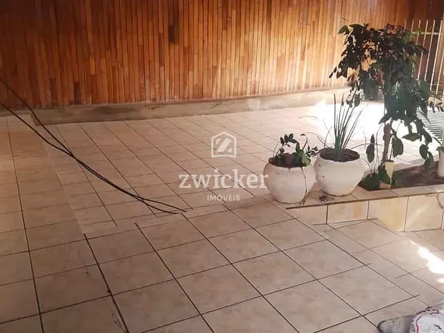 Casa com 275m² 4 quartos e 2 banheiros, à venda, no bairro Núcleo Habitacional Vereador Edson Francisco da Silva em Bauru