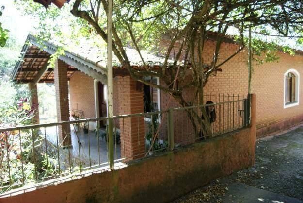 Casa com 2500m² 5 quartos e 2 banheiros, à venda, no bairro Jardim Das Palmeiras em Bom Jesus dos Perdões