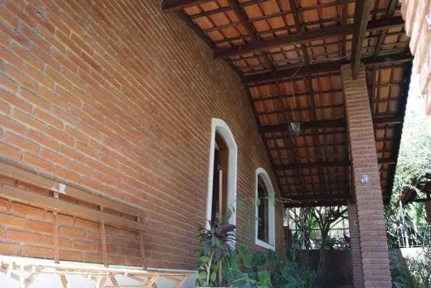 Casa com 2500m² 5 quartos e 2 banheiros, à venda, no bairro Jardim Das Palmeiras em Bom Jesus dos Perdões