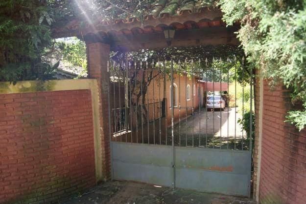 Casa com 2500m² 5 quartos e 2 banheiros, à venda, no bairro Jardim Das Palmeiras em Bom Jesus dos Perdões