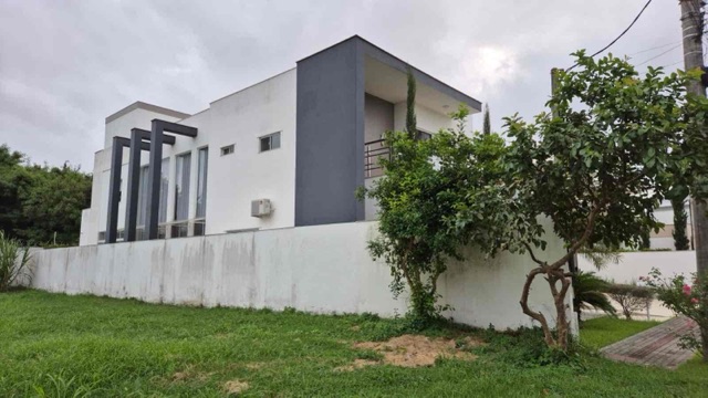 Casa com 500m² 4 quartos e 5 banheiros, à venda, no bairro Parque Califórnia em Campos dos Goytacazes