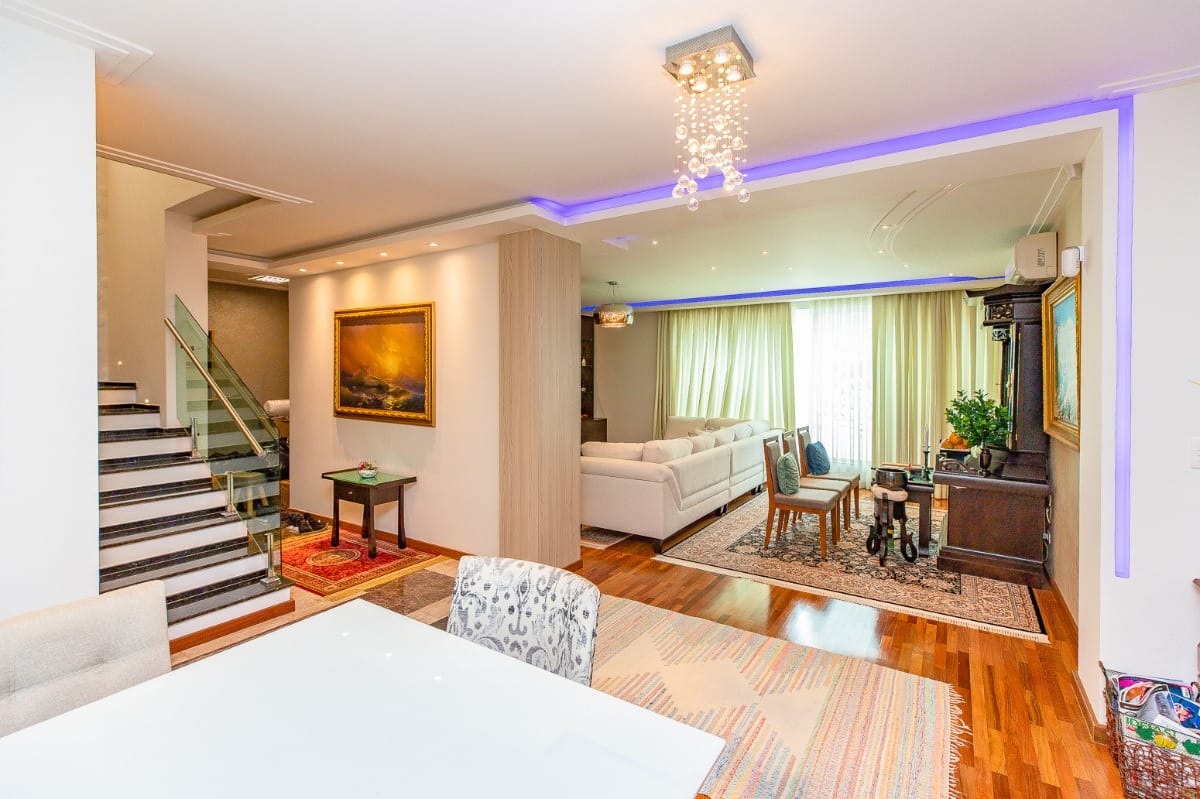 Casa para venda em Planalto Paulista com 3 quartos, sendo 1 suíte, 320m²