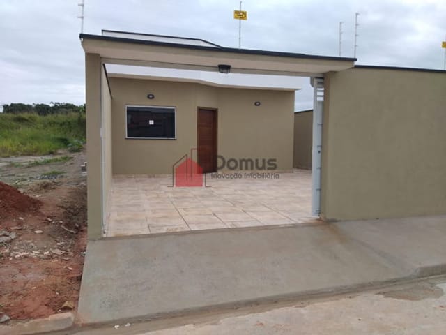 Foto do Casa - Casa à venda c/ 3 dorm., sendo 1 Suite, sala 2 ambientes, coz. 1 banh.,área de serv., 2 Vagas, 176M², Residencial Flamboyant, Pindamonhangaba - SP | Domus Inovação Imobiliária Ltda.Me.