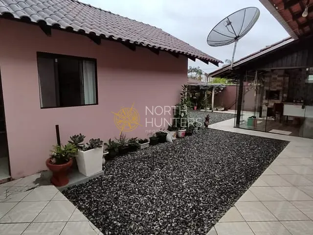 Casa com 157m² 2 quartos e 3 banheiros, à venda, no bairro João Costa em Joinville