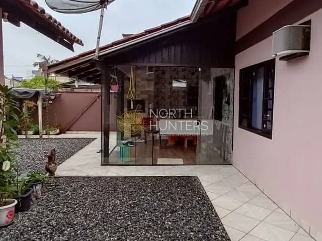 Casa com 157m² 2 quartos e 3 banheiros, à venda, no bairro João Costa em Joinville