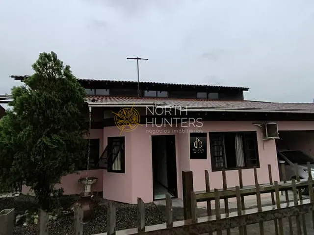 Casa com 157m² 2 quartos e 3 banheiros, à venda, no bairro João Costa em Joinville