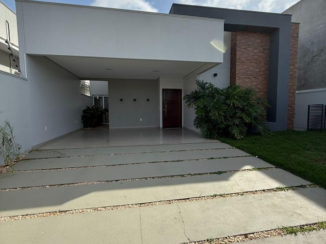 Casa com 301m² 3 quartos e 1 banheiro, à venda, no bairro Residencial Riviera Suíça em Sinop