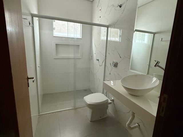 Casa com 301m² 3 quartos e 1 banheiro, à venda, no bairro Residencial Riviera Suíça em Sinop