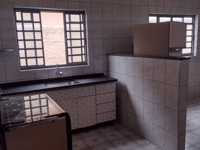 Casa com 250m² 2 quartos e 2 banheiros, à venda, no bairro Parque Senhor do Bonfim em Taubaté
