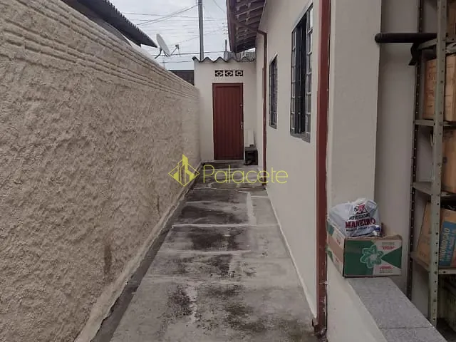 Casa com 250m² 2 quartos e 2 banheiros, à venda, no bairro Parque Senhor do Bonfim em Taubaté