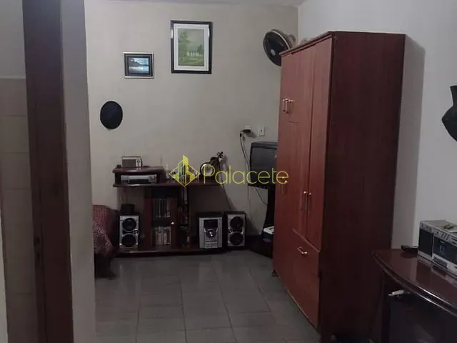 Casa com 250m² 2 quartos e 2 banheiros, à venda, no bairro Parque Senhor do Bonfim em Taubaté