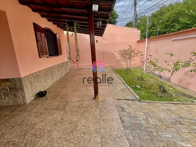 Casa 3 quartos e 2 banheiros, à venda, no bairro Ouro Preto em Belo Horizonte