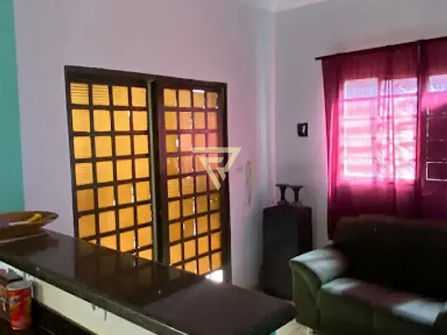 Casa com 200m² 1 quarto e 1 banheiro, à venda, no bairro Jardim Ângelo Jurca em Ribeirão Preto