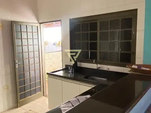 Casa com 200m² 1 quarto e 1 banheiro, à venda, no bairro Jardim Ângelo Jurca em Ribeirão Preto