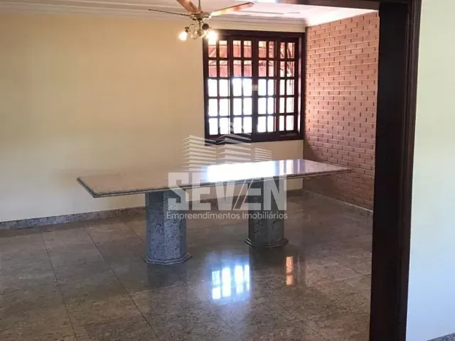 Casa com 240m² 6 quartos e 6 banheiros, à venda, no bairro Jardim Paulista em Bauru
