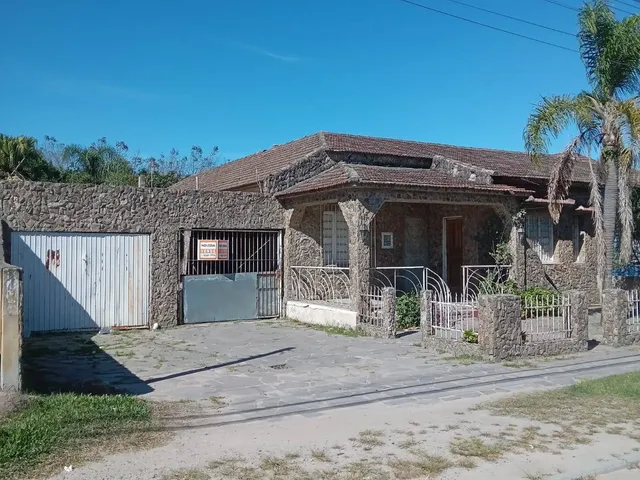 Casa com 3744m² 2 quartos e 1 banheiro, à venda, no bairro Centro em Pelotas