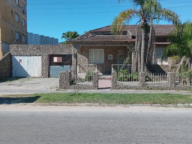 Casa com 3744m² 2 quartos e 1 banheiro, à venda, no bairro Centro em Pelotas