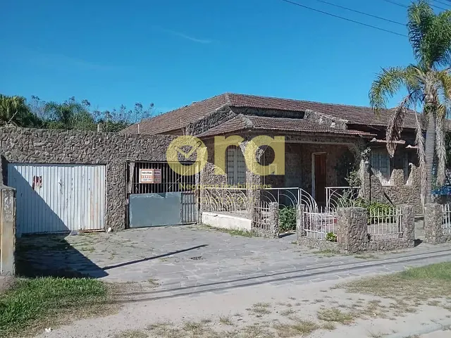 Casa com 3744m² 2 quartos e 1 banheiro, à venda, no bairro Centro em Pelotas