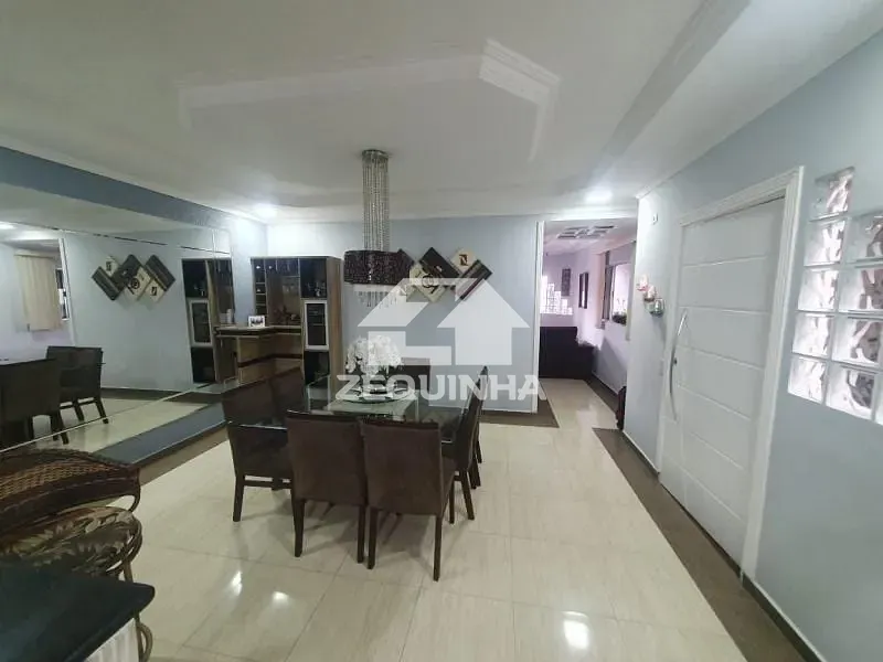 Casa, 4 quartos, 280 m² - Foto 9