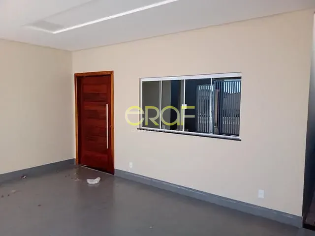 Casa com 360m² 3 quartos e 5 banheiros, à venda, no bairro Parque das Laranjeiras em Formosa