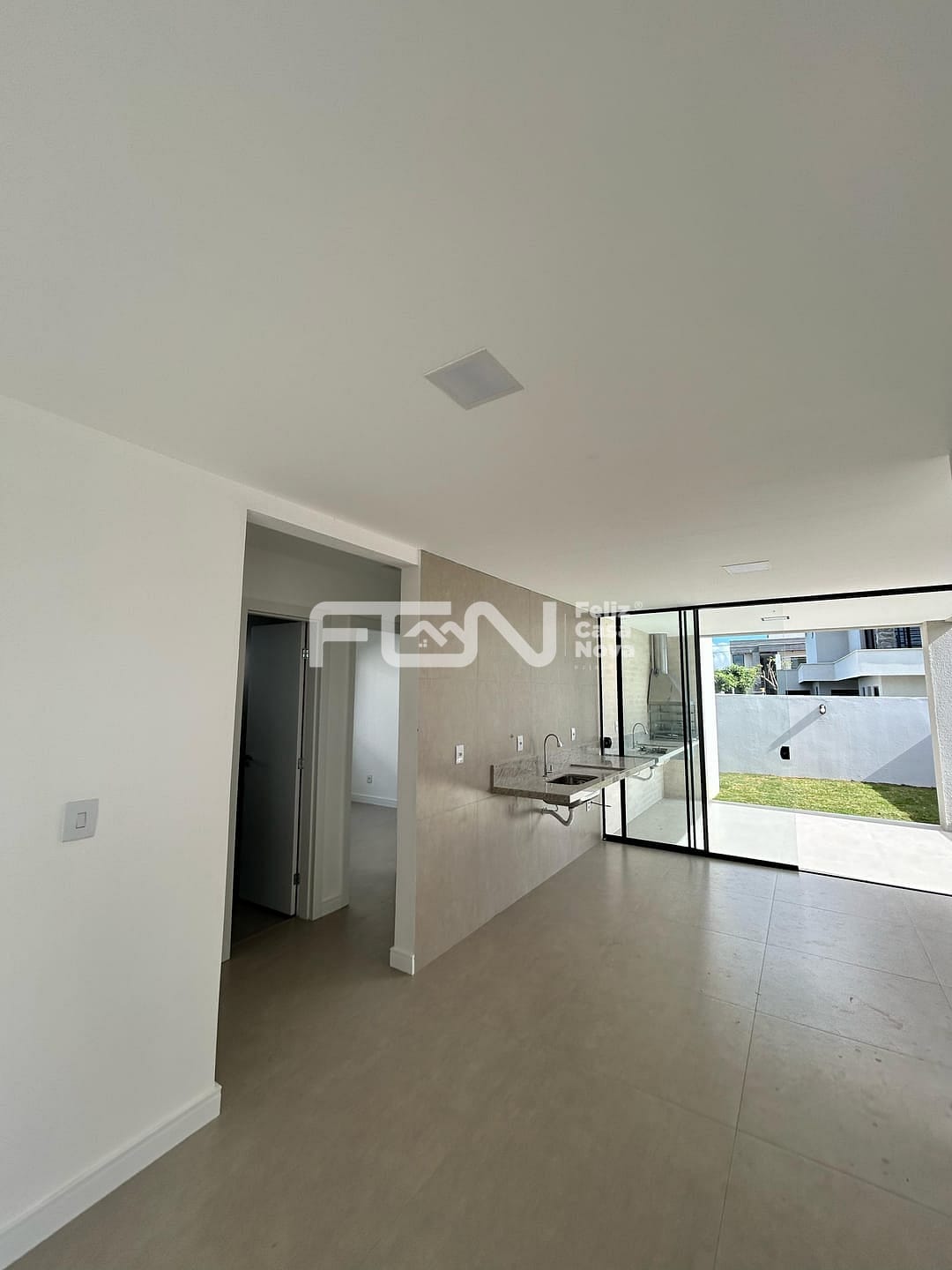 Casa à venda com 3 quartos, 10m² - Foto 8