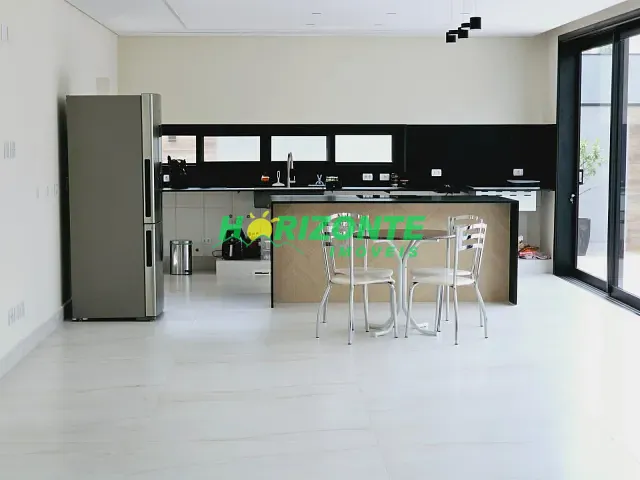 Casa com 600m² 4 quartos e 5 banheiros, à venda, no bairro Condomínio Residencial Colinas do Paratehy em São José dos Campos
