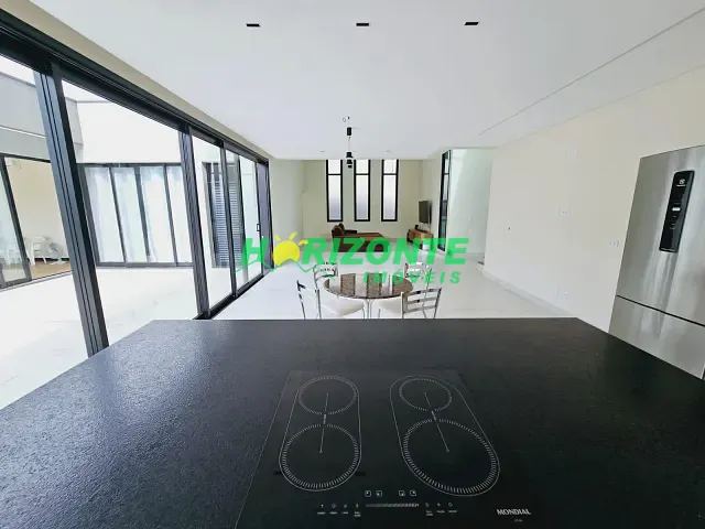 Casa com 600m² 4 quartos e 5 banheiros, à venda, no bairro Condomínio Residencial Colinas do Paratehy em São José dos Campos