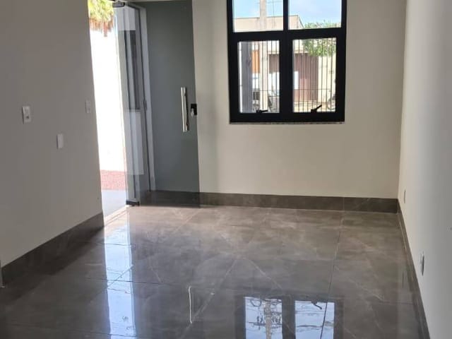 Casa com 150m² 2 quartos e 1 banheiro, à venda, no bairro Jardim Veneza em Sinop