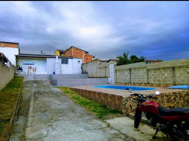 Casa com 300m² 2 quartos e 1 banheiro, à venda, no bairro Residencial e Comercial Cidade Jardim em Pindamonhangaba