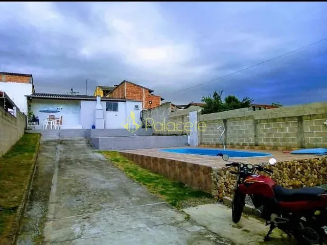 Casa com 300m² 2 quartos e 1 banheiro, à venda, no bairro Residencial e Comercial Cidade Jardim em Pindamonhangaba