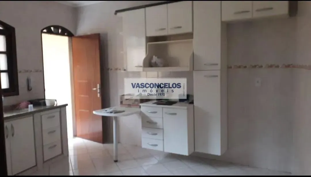 Casa, 3 quartos, 261 m² - Foto 1