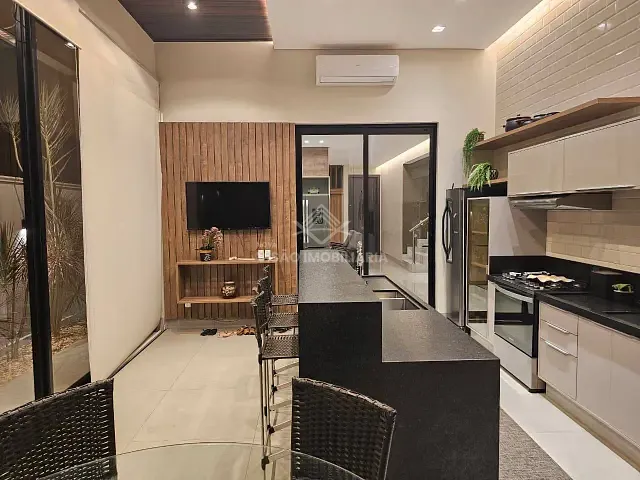 Casa 3 quartos e 5 banheiros, à venda, no bairro Alameda das Cores Residencial em Sinop