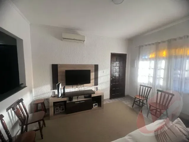 Casa com 135m² 2 quartos e 1 banheiro, à venda, no bairro Maracanã em Praia Grande