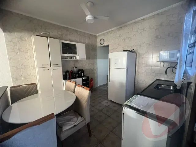 Casa com 135m² 2 quartos e 1 banheiro, à venda, no bairro Maracanã em Praia Grande
