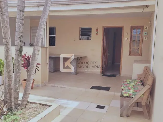 Casa com 250m² 2 quartos e 2 banheiros, à venda, no bairro Jardim Regina em Indaiatuba
