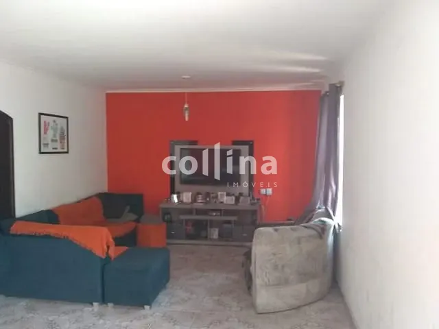Casa com 332m² 5 quartos e 5 banheiros, à venda, no bairro Centro em Carapicuíba