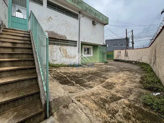 Casa com 371m² 3 quartos e 2 banheiros, à venda, no bairro Vila São Paulo em Jundiaí