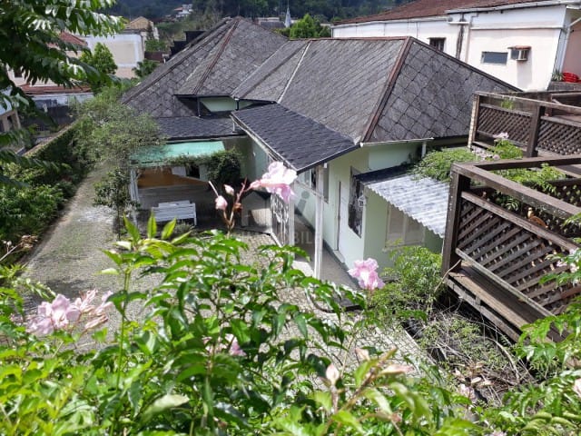 Casa com 850m², à venda, no bairro Centro em Petrópolis