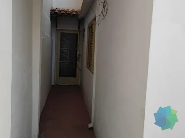 Casa com 300m² 3 quartos e 2 banheiros, para alugar, no bairro Centro em Salto