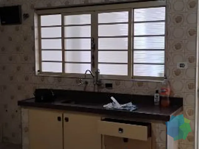 Casa com 300m² 3 quartos e 2 banheiros, para alugar, no bairro Centro em Salto