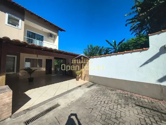 Casa 2 quartos e 3 banheiros, à venda, no bairro Siderlândia em Volta Redonda