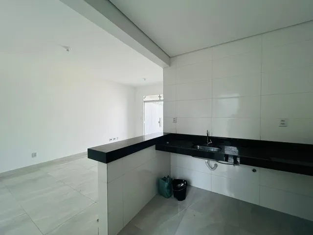 Casa 3 quartos e 1 banheiro, à venda, no bairro Parque Xangri-Lá em Contagem
