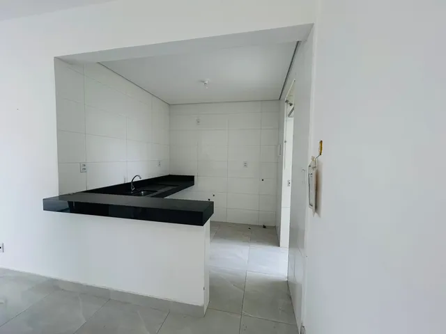 Casa 3 quartos e 1 banheiro, à venda, no bairro Parque Xangri-Lá em Contagem