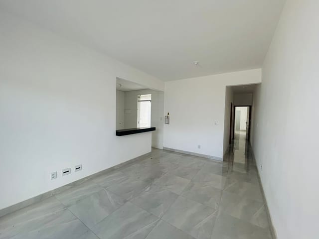 Casa 3 quartos e 1 banheiro, à venda, no bairro Parque Xangri-Lá em Contagem