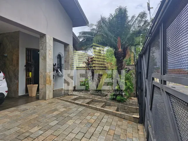 Casa com 484m² 3 quartos e 3 banheiros, à venda, no bairro Vila Camargo em Bauru
