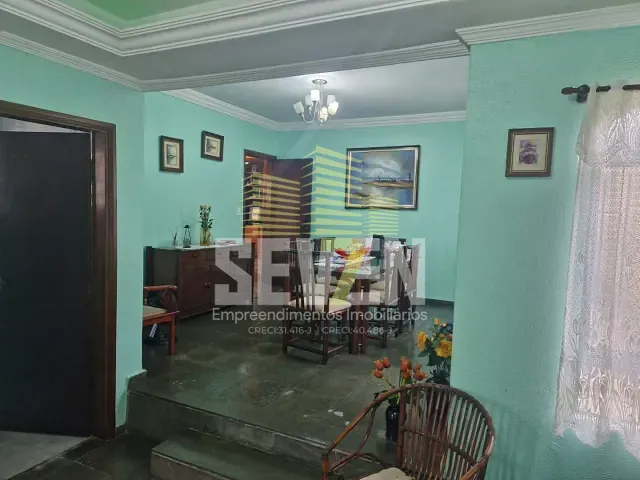 Casa com 484m² 3 quartos e 3 banheiros, à venda, no bairro Vila Camargo em Bauru